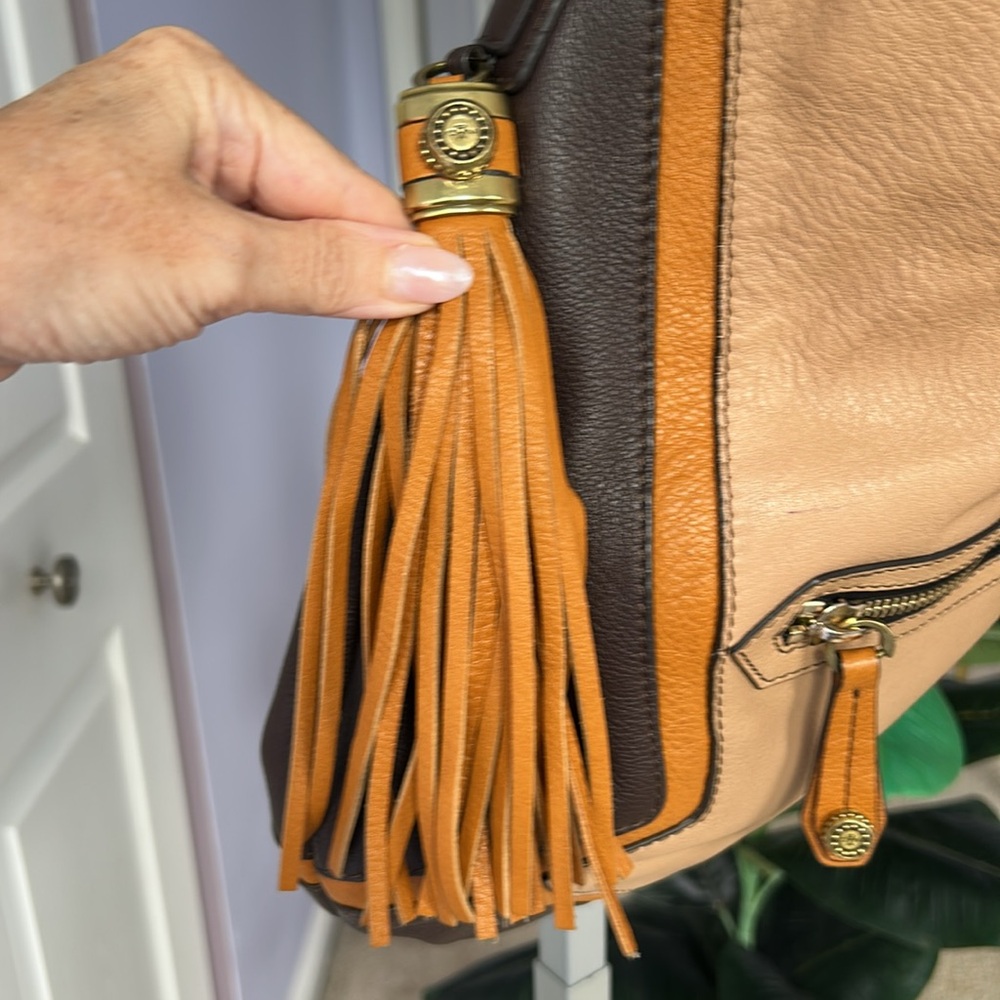 OrYANY Angelique Hobo Leather Slouch bag with contrast trim and tassel bag charm - Picture 6 of 12